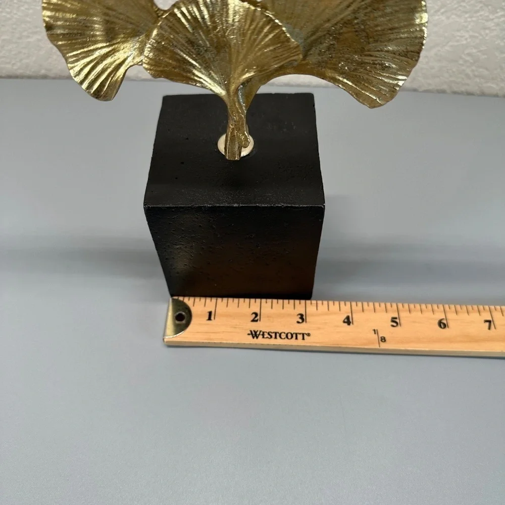 Deco 79 Polystone Foral Handmade Decorative Sculpture Home Decor Minimalist